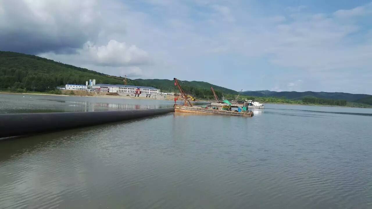 沉管施工图片